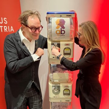 Norbert Trawöger, Artistic Director Anton Bruckner 2024 and Eva Malfent, Organizational Director Anton Bruckner 2024, with the ab2024 cultural vending machine.